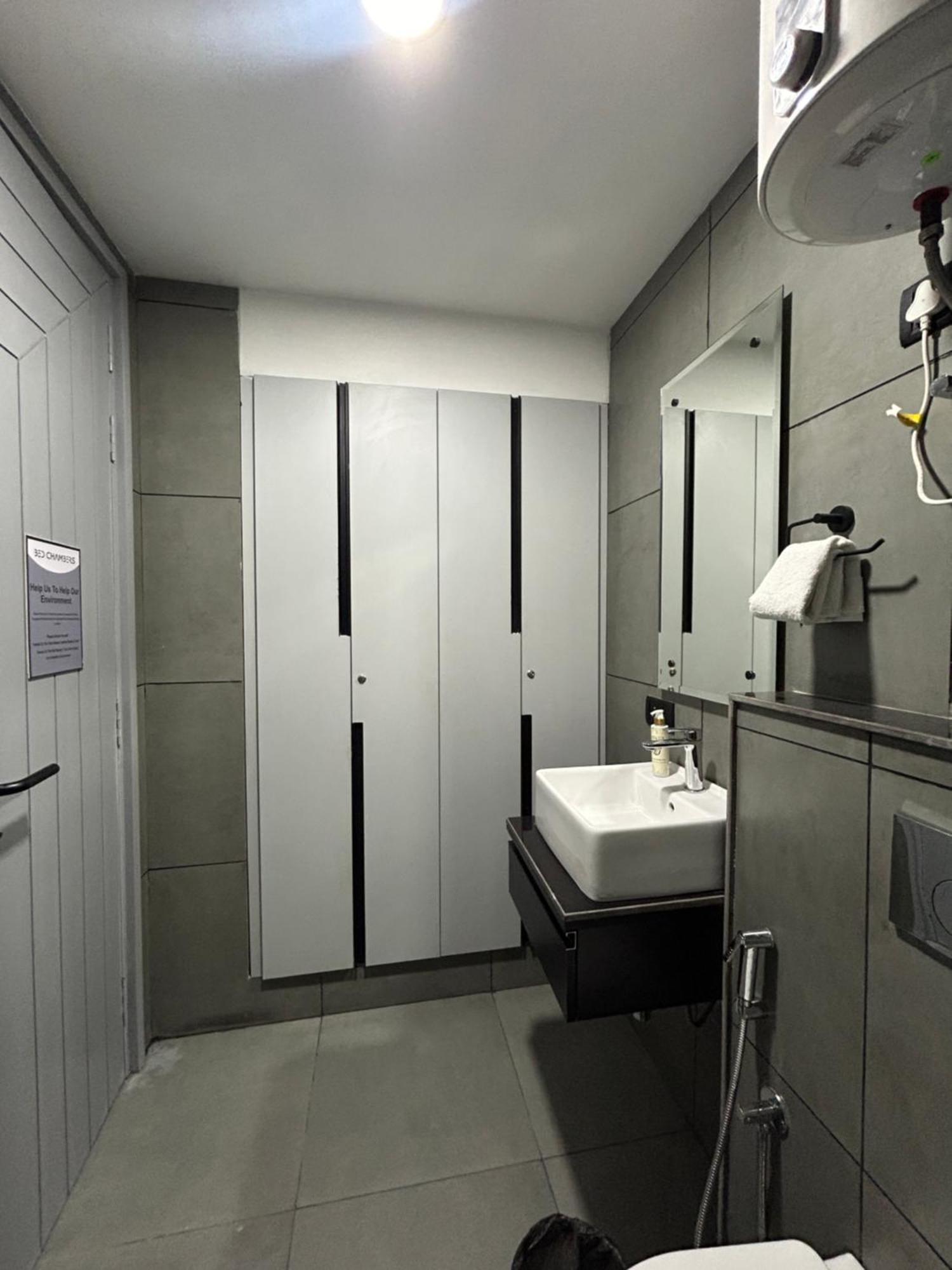 Bedchambers Luxury Apartment Near Golf Course Road Гургаон Экстерьер фото