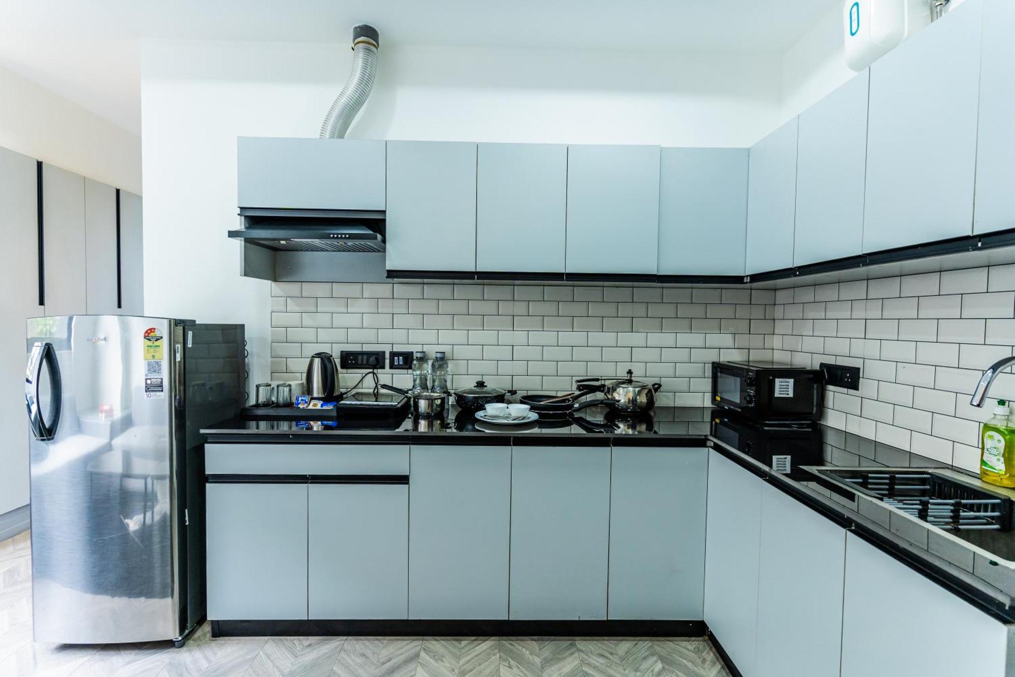 Bedchambers Luxury Apartment Near Golf Course Road Гургаон Экстерьер фото