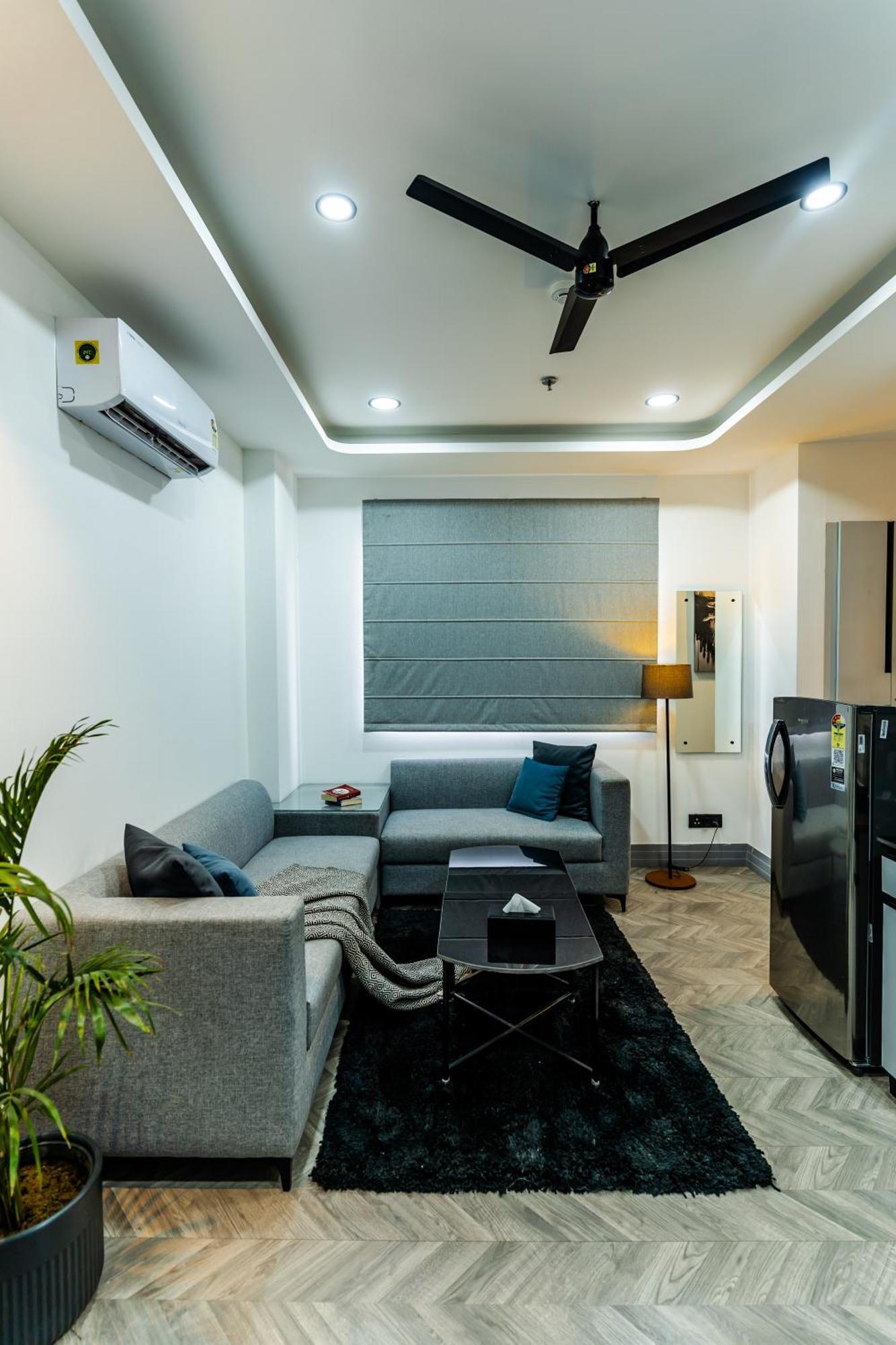 Bedchambers Luxury Apartment Near Golf Course Road Гургаон Экстерьер фото